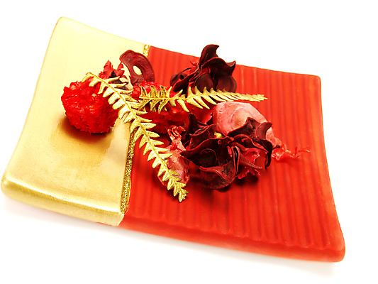 포토 JPG 해외이미지 식물 전통 계절 꽃 전통문화 크리스마스장식 크리스마스 겨울 휴가 건조 창조 사람없음 장식 빨간색 장미 축제 축하 사발 황금 오브젝트 만족 흰배경 노엘 양치류 크리스마스이브 핸드메이드 해외202004 해외포토 기념일 감정 문화 컬러 백그라운드 컨셉 흰색 사기그릇 파일형식 이미지허브