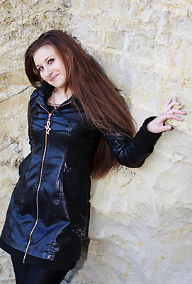 포토 JPG 해외이미지 1 여자 실루엣 신체 자연 한명 웃음 소녀 성인 야외 빛 햇빛 노란색 희망 에너지 자유 기도 오픈 염원 해외202004 해외포토 감정 어린이 컬러 컨셉 촬영기법 표정 사람 태양 생태계 파일형식 이미지허브