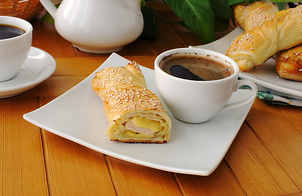 포토 JPG 해외이미지 라이프스타일 접시 커피 음식 조각 부분 치즈 요리 사람없음 장식 빛 케이크 요식업 저녁식사 아침식사 자르기 메뉴 매움 햄 깨 레시피 칼로리 성분 내추럴 점심식사 폭식 번 뷔페 스터핑 페스츄리 해외202004 해외포토 식기 산업 음료 빵 식재료 모션 디저트 유제품 육류 생활 식사 조미료 맛 파일형식 이미지허브