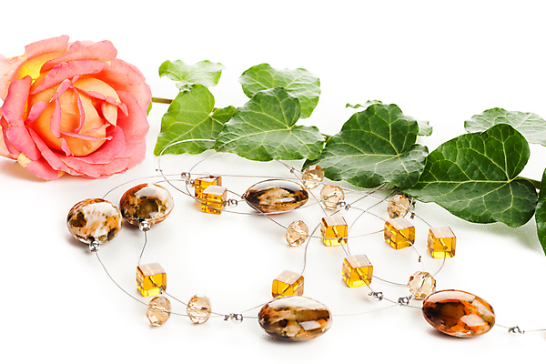 포토 JPG 해외이미지 디자인 백그라운드 목걸이 장신구 선물 미술 사람없음 장식 빛 컬러풀 유행 수확 화려 황금 고급 보석 수집 해외202004 해외포토 컬러 컨셉 농업 문화예술 광석 파일형식 이미지허브