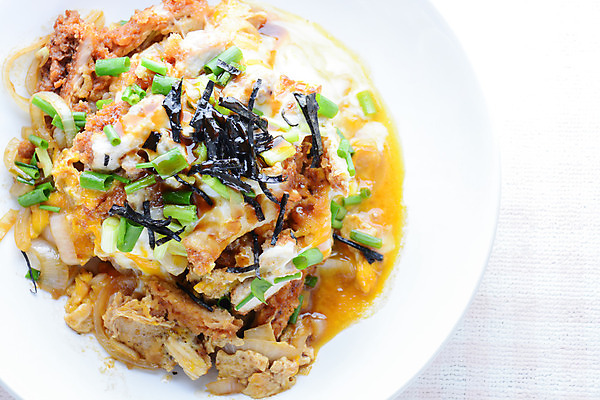 포토 JPG 해외이미지 전통 접시 아시아 음식 백그라운드 채소 밥 건강 육류 돼지고기 요리 동양인 사람없음 목재 세트 갈색 노란색 우주 계란 일본 검은색 교수 식사 저녁식사 어둠 봄 튀김 흰색 사발 맛 저녁 먹기 점심식사 깊이 빵가루 인기 해외202004 해외포토 나무 식기 계절 나라 컬러 컨셉 식재료 재료 모션 인종 알 교사 사기그릇 야간 파일형식 이미지허브