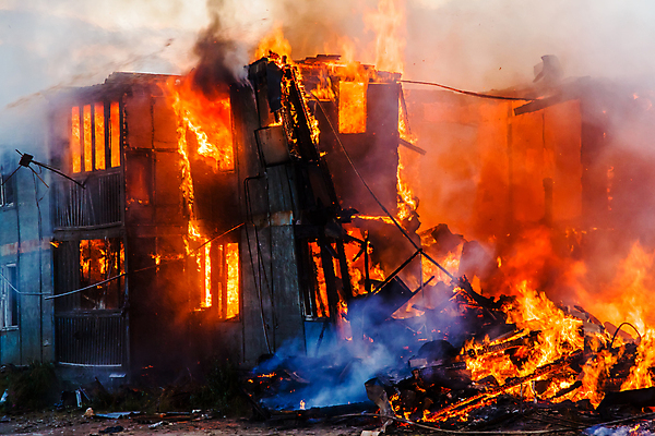 포토 JPG 해외이미지 벽 오렌지 창문 지붕 불 불꽃 거리 주택 프레임 이벤트 사람없음 야외 건물 목재 빨간색 여름 빛 태양 검은색 긴급 도시 도움 뜨거움 떨어짐 싸움 공포 타운 리빙 보험 옛날 재앙 지옥 화상 해외202004 해외포토 자연요소 나무 건축물 계절 컬러 컨셉 과일 재료 모션 상처 파일형식 이미지허브
