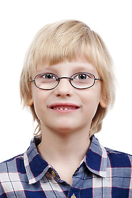 포토 JPG 해외이미지 백인 응시 남자 행복 안경 얼굴 어린이 백그라운드 한명 사람 소년 금발 흰색 표현 고립 해외202004 해외포토 서양인 1 헤어스타일 시선 잡화 감정 컬러 신체부위 파일형식 이미지허브