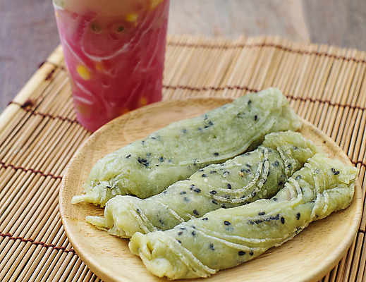 포토 JPG 해외이미지 전통 아시아 음식 잎 다이어트 태국 밥 디저트 요리 동양인 사람없음 초록색 컬러풀 케이크 계란 식사 봄 흰색 신선 시장 달콤 설탕 두루마리 먹기 롤 밀가루 부드러움 깨 팬케이크 해외202004 해외포토 식물 계절 나라 컬러 식재료 모션 건강 인종 알 조미료 감각 맛 가루 파일형식 이미지허브