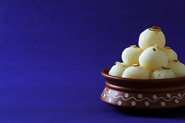 포토 JPG 해외이미지 디저트 사람없음 도자기 원형 사기그릇 인도음식 해외포토 도형 그릇 음식 동양음식 파일형식 이미지허브