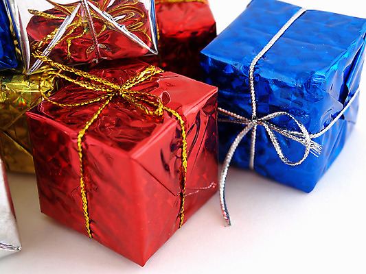 포토 JPG 해외이미지 크리스마스 휴가 선물 사람없음 빨간색 파란색 상자 노란색 놀람 흰색 생일 황금 은박지 패키지 고립 포장소품 해외202004 해외포토 기념일 감정 컬러 포장 표정 오브젝트 포장재료 파일형식 이미지허브