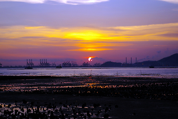 포토 JPG 해외이미지 구름 아시아 모래 파도 바다 여행 백그라운드 태국 자연 벽지 하늘 추상 휴가 휴식 동양인 풍경 사람없음 야외 빨간색 물 여름 파란색 컬러풀 태양 반사 노란색 평화 일출 맑음 검은색 일몰 꿈 바위 흰색 장면 해외202004 해외포토 자연요소 계절 나라 컬러 컨셉 무늬 날씨 인종 노을 돌_바위 생태계 파일형식 이미지허브