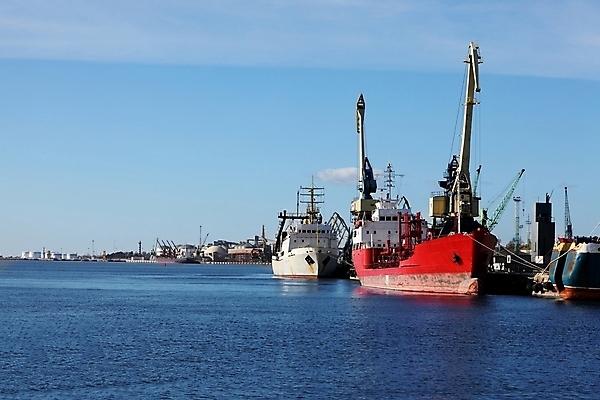 포토 JPG 해외이미지 주간 바다 하늘 사람없음 야외 조선소 해외202004 해외포토 자연요소 산업 파일형식 이미지허브