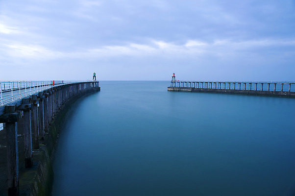포토 JPG 해외이미지 바다 여행 가이드 전등 영국 항해 사람없음 항구 방파제 포트 네비게이션 비콘스 해외202004 해외포토 직업 공공시설 유럽 배_교통 교통시설 조명 파일형식 이미지허브