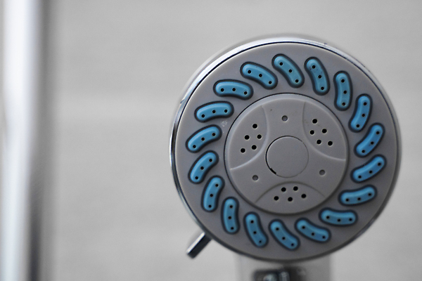 포토 JPG 해외이미지 디자인 백그라운드 휴식 주택 실내 건강 사람없음 내부 물 파란색 달리기 머리 금속 목욕 방 장비 젖음 흐름 추위 욕실 흰색 물방울 신선 뜨거움 액체 떨어짐 빨래 은색 시원함 오브젝트 수도꼭지 분무기 제트기 호스 고립 샤워실 위생관리 철강 해외202004 해외포토 자연요소 컬러 컨셉 가사 모션 재질 비행기 관리 건물 신체부위 청결 샤워시설 파일형식 이미지허브