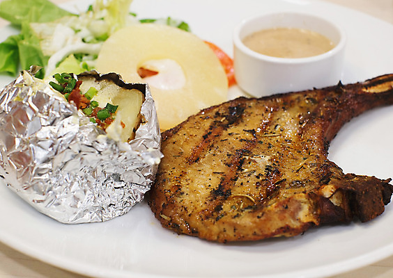 포토 JPG 해외이미지 접시 음식 백그라운드 채소 부분 뼈 감자 건강 육류 돼지고기 스테이크 요리 사람없음 가로 초록색 식사 저녁식사 치킨 샐러드 소고기 튀김 흰색 그릴 애피타이저 바비큐 자르기 굽기 먹기 점심식사 등심 해외202004 해외포토 식기 컬러 식재료 모션 주방용품 서양음식 구이 닭고기요리 파일형식 이미지허브