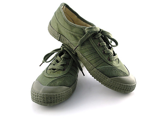 포토 JPG 해외이미지 스포츠 운동화 신발 건강 사람없음 초록색 달리기 조깅 운동 검은색 장비 오브젝트 체육관 캔버스 고무 고립 양발 해외202004 해외포토 컬러 모션 파일형식 이미지허브