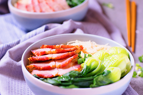 포토 JPG 해외이미지 전통 접시 음식 백그라운드 채소 젓가락 고추 탁자 양파 파스타 건강 요리 동양인 사람없음 목재 초록색 노란색 일본 식사 저녁식사 중국 버섯 봄 흰색 신선 뜨거움 사발 맛 수프 폐기물 밀 먹기 향신료 속도 국수 매움 후추 내추럴 점심식사 대두 순간 채식주의자 해외202004 해외포토 나무 식기 계절 아시아 컬러 가구 컨셉 재료 모션 곡류 서양음식 수저 인종 면류 사기그릇 쓰레기 채식 향미료 파일형식 이미지허브