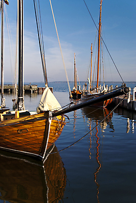 포토 JPG 해외이미지 바다 독일 항해 풍경 사람없음 물 시골 어선 보트 수면 벌레 범선 포트 해외202004 해외포토 자연요소 유럽 곤충 배_교통 파일형식 이미지허브