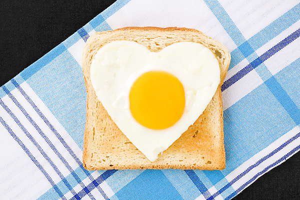 포토 JPG 해외이미지 전통 음식 빵 아침 안테나 건강 사랑 요리 사람없음 가로 계란 식사 저녁식사 튀김 흰색 하트 신선 맛 그릴 아침식사 만취 먹기 흰배경 서빙 토스트 노른자 건강식 고립 단백질 미니멀 부족함 해외202004 해외포토 주간 모양 감정 컬러 백그라운드 컨셉 통신 모션 주방용품 알 술취함 영양소 파일형식 이미지허브