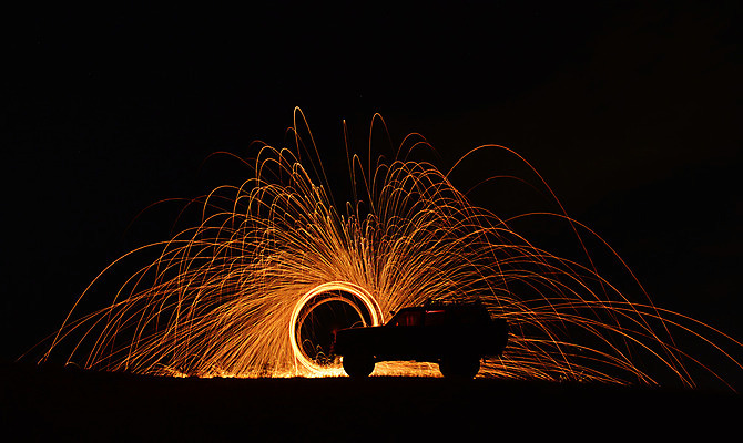 포토 JPG 해외이미지 자동차 자연 사람없음 빛 반사 캠핑 장노출 특별함 해외202004 해외포토 육상교통 컨셉 레저 촬영기법 생태계 파일형식 이미지허브