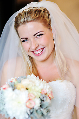 포토 JPG 해외이미지 손 커플 드레스 여자 기념일 꽃 행복 리본 꽃다발 결혼 백그라운드 잎 꽃무늬 결혼식 남편 휴가 선물 사랑 한명 사람 장식 초록색 장미 신혼여행 흰색 축하 잡기 아내 난초 황금 우아함 싱글 긍정 약혼 해외202004 해외포토 식물 1 옷 감정 컬러 컨셉 무늬 관계 모션 이벤트 신체부위 약속 파일형식 이미지허브