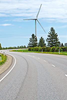 포토 JPG 해외이미지 식물 산업 자연 바람 사람없음 초록색 파란색 탑 힘 재활용 풍차 발전기 에너지 역 공급 해외202004 해외포토 자연요소 건축물 컬러 교통시설 날씨 발전소 친환경 생태계 파일형식 이미지허브