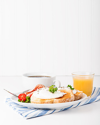 포토 JPG 해외이미지 접시 커피 음식 토마토 육류 사람없음 컬러풀 노란색 식사 저녁식사 튀김 아침식사 오렌지주스 햄 토스트 부드러움 점심식사 삶기 카피스페이스 해외202004 해외포토 식기 음료 빵 컬러 채소 식재료 공백 감각 과일주스 파일형식 이미지허브