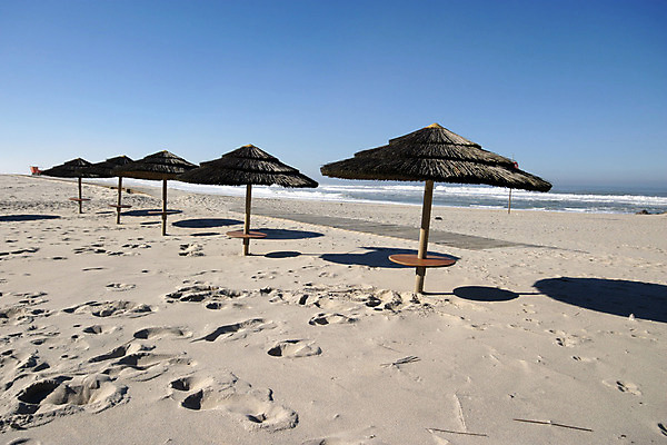 포토 JPG 해외이미지 실루엣 물결 파도 바다 여행 자연 하늘 휴가 따뜻함 풍경 사람없음 물 여름 태양 평화 일출 맑음 황혼 일몰 꿈 보트 서핑 포르투갈 휴양지 공상 이국적 파라다이스 해외202004 해외포토 자연요소 계절 유럽 컨셉 배_교통 날씨 촬영기법 노을 장소 수상스포츠 생태계 파일형식 이미지허브