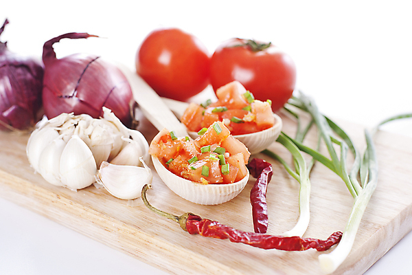 포토 JPG 해외이미지 음식 잎 토마토 채소 고추 탁자 양파 치즈 멕시코 건강 마늘 요리 사람없음 목재 빨간색 초록색 컬러풀 노란색 식당 식사 신선 뜨거움 조미료 사발 맛 먹기 향신료 속도 매움 후추 히스패닉 점심식사 살사댄스 스페인어 짠맛 채식주의자 할라피뇨 핸드메이드 해외202004 해외포토 나무 식물 컬러 가구 컨셉 북아메리카 재료 모션 유제품 상점 춤 사기그릇 채식 향미료 파일형식 이미지허브