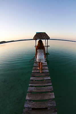 포토 JPG 해외이미지 호수 섬 여행 신체 요가 아침 휴가 한명 풍경 물 반사 평화 일출 탑 항구 침묵 고요 탐험 마음 영혼 중앙아메리카 명상 속도 방파제 멀리 과테말라 민물 배려 해외202004 해외포토 주간 자연요소 1 건축물 웰빙 공공시설 컨셉 교통시설 아메리카 사람 노을 소리 파일형식 이미지허브