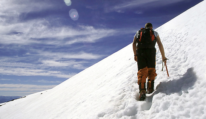 포토 JPG 해외이미지 주간 전신 남자 겨울 한명 풍경 성인 야외 햇빛 걷기 맑음 등산 트래킹 하이킹 등산용품 칠레 등산스틱 성인남자한명만 설산 해외202004 해외포토 자연요소 1 계절 모션 레저 날씨 산 사람 태양 남아메리카 레포츠용품 남자한명만 성인남자만 파일형식 이미지허브