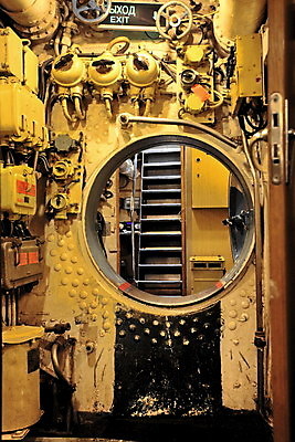 포토 JPG 해외이미지 무기 항해 경고 사람없음 빛 노란색 수중 힘 장비 수확 판넬 바퀴 수비 미사일 자르기 잠수함 군용 전쟁 함선 러시아 해군 군함 시스템 다이얼 10월 명령 깊이 러시아인 전압 제어 하드웨어 후보 해외202004 해외포토 서양인 유럽 컬러 농업 배_교통 모션 군대 컴퓨터 날짜 파일형식 이미지허브