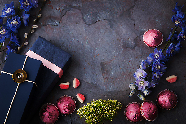 포토 JPG 해외이미지 식물 꽃 리본 종이 분홍색 백그라운드 버튼 디저트 사탕 사람없음 빨간색 초록색 파란색 상자 봄 흰색 나뭇가지 실 달콤 버드나무 은박지 질감 석판 포장소품 많음 해외202004 해외포토 나무 계절 음식 컬러 컨셉 포장 맛 오브젝트 포장재료 파일형식 이미지허브