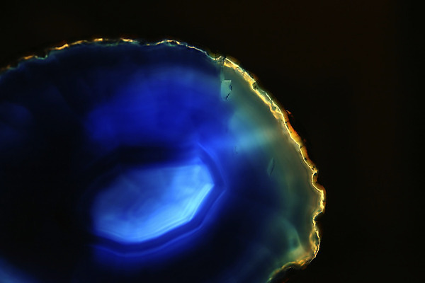 포토 JPG 해외이미지 백그라운드 패턴 유리 추상 사람없음 가로 파란색 갈색 검은색 어둠 골동품 보석 책상 언덕 질감 대리석 광 화강암 해외202004 해외포토 컬러 가구 무늬 재료 재질 암석 광석 파일형식 이미지허브