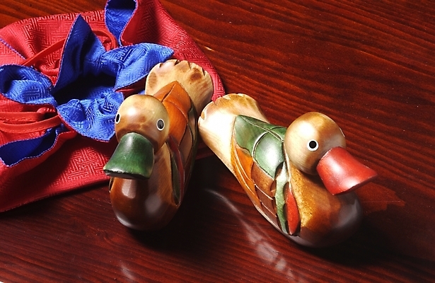 포토 JPG 동물 척추동물 한국문화 한국전통 전통 결혼 백그라운드 조류 오리 사람없음 장식 원앙 전통의례 목공예 나무조각 사주단자 국내포토 동양문화 한국 이벤트 목재 공예 파일형식