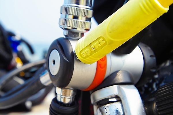 포토 JPG 주간 스포츠용품 사람없음 야외 레포츠 장비 스노클링 스쿠버다이빙 산소통 산소 스쿠버다이빙용품 국내포토 자연요소 스포츠 레저 통 수상스포츠 원소 오브젝트 파일형식