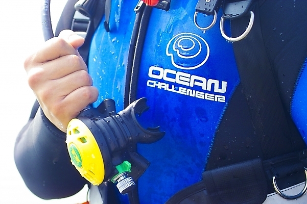 포토 JPG 주간 스포츠용품 사람 야외 레포츠 장비 도구 스노클링 호흡기관 스쿠버다이빙 산소통 산소 스쿠버다이빙용품 국내포토 자연요소 스포츠 레저 통 수상스포츠 장기_의학 원소 오브젝트 파일형식