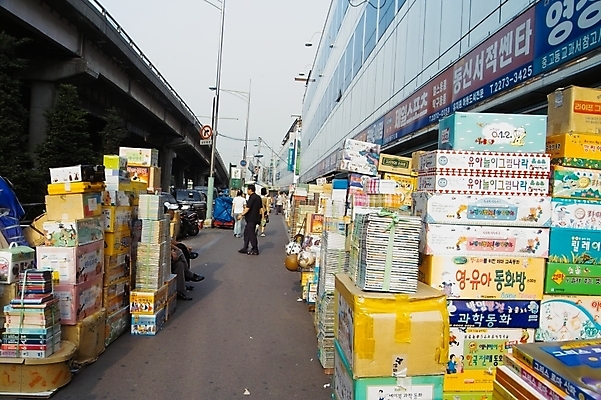포토 JPG 주간 건축물 건축 아시아 도로 외국문화 백그라운드 해외건축 사람 풍경 야외 건물 상점 도시 고가도로 시장 동대문시장 국내포토 자연요소 해외 나라 문화 길 교통시설 고속도로 파일형식
