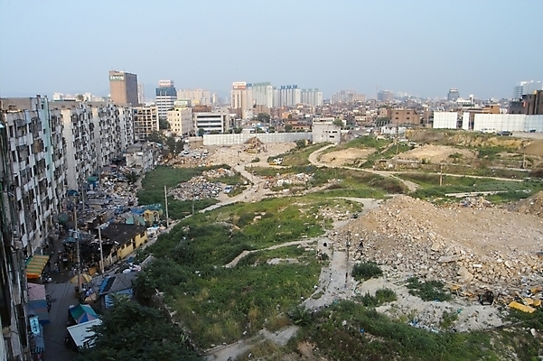 포토 JPG 주간 시설물 건축물 건축 산업 아파트 건설업 사람없음 야외 건물 건설현장 공터 국내포토 자연요소 주택 파일형식