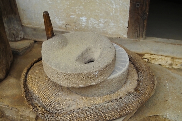 포토 JPG 전통 산업 생활용품 농업 사람없음 도구 농기구 오브젝트 맷돌 국내포토 파일형식