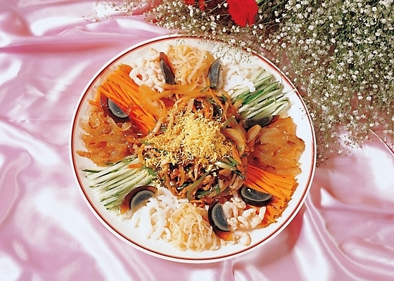 포토 JPG 꽃 음식 외국문화 중국문화 사람없음 장식 하이앵글 장미 중식 안개꽃 팔보채 국내포토 식물 동양문화 문화 뷰포인트 한해살이풀 파일형식