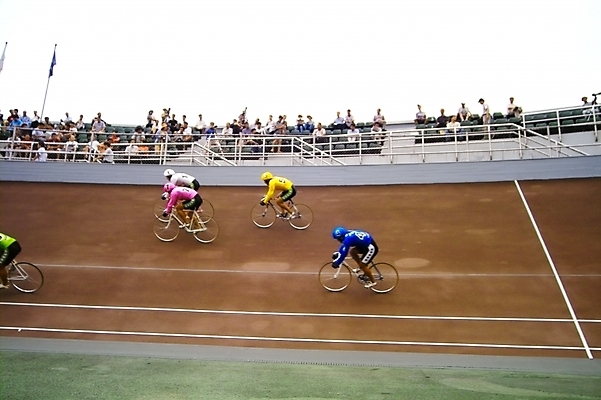 포토 JPG 주간 스포츠 레저 운동선수 사람 야외 레포츠 자전거 군중 사이클선수 경륜장 사이클링 국내포토 자연요소 스포츠시설 바이크 육상스포츠 파일형식