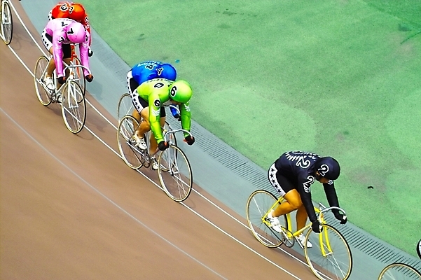 포토 JPG 주간 남자 스포츠 레저 운동선수 사람 여러명 야외 레포츠 자전거 사이클선수 경륜장 사이클링 남자만 국내포토 자연요소 다수 스포츠시설 바이크 육상스포츠 파일형식
