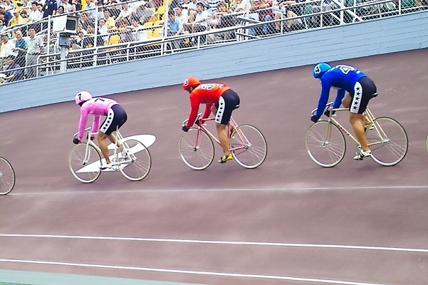 포토 JPG 주간 남자 스포츠 레저 운동선수 사람 야외 세명 레포츠 자전거 사이클선수 경륜장 사이클링 남자만 국내포토 자연요소 스포츠시설 바이크 육상스포츠 파일형식