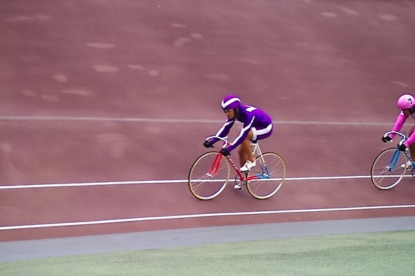 포토 JPG 주간 남자 스포츠 레저 운동선수 사람 여러명 야외 레포츠 자전거 사이클선수 경륜장 사이클링 남자만 국내포토 자연요소 다수 스포츠시설 바이크 육상스포츠 파일형식