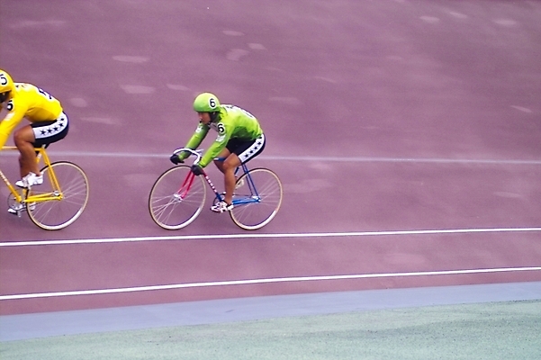 포토 JPG 주간 남자 스포츠 레저 운동선수 사람 여러명 야외 레포츠 자전거 사이클선수 경륜장 사이클링 남자만 국내포토 자연요소 다수 스포츠시설 바이크 육상스포츠 파일형식