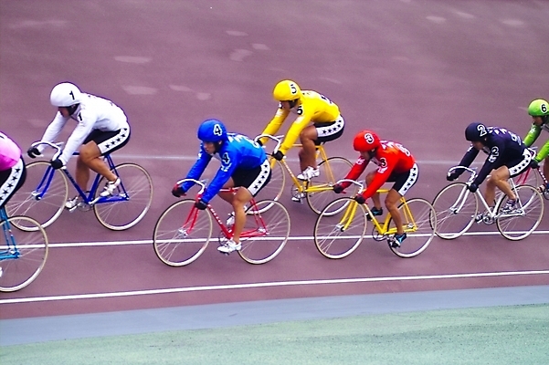 포토 JPG 주간 남자 스포츠 레저 운동선수 사람 여러명 야외 레포츠 자전거 사이클선수 경륜장 사이클링 남자만 국내포토 자연요소 다수 스포츠시설 바이크 육상스포츠 파일형식