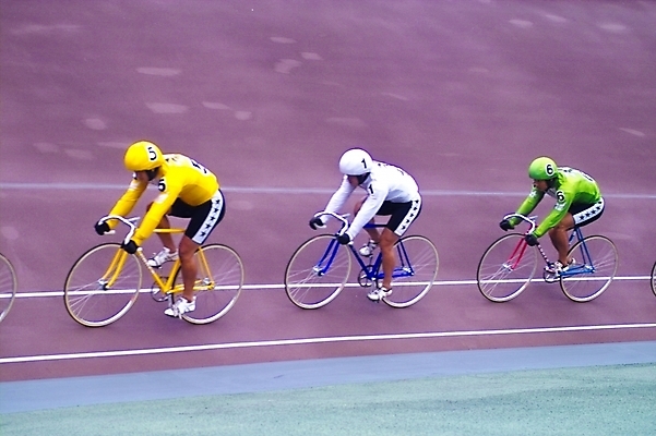 포토 JPG 주간 남자 스포츠 레저 운동선수 사람 야외 세명 레포츠 자전거 사이클선수 경륜장 사이클링 남자만 국내포토 자연요소 스포츠시설 바이크 육상스포츠 파일형식