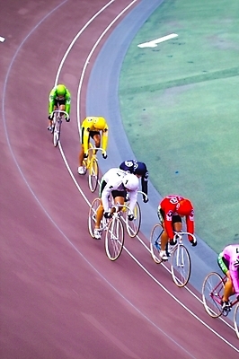 포토 JPG 주간 남자 스포츠 레저 운동선수 사람 여러명 야외 레포츠 자전거 사이클선수 경륜장 사이클링 남자만 국내포토 자연요소 다수 스포츠시설 바이크 육상스포츠 파일형식