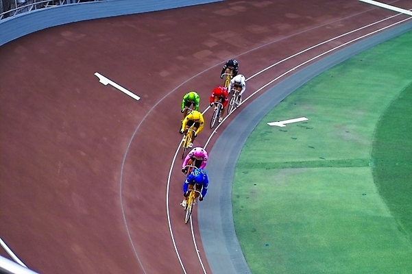 포토 JPG 주간 남자 스포츠 레저 운동선수 사람 여러명 야외 레포츠 자전거 사이클선수 경륜장 사이클링 남자만 국내포토 자연요소 다수 스포츠시설 바이크 육상스포츠 파일형식