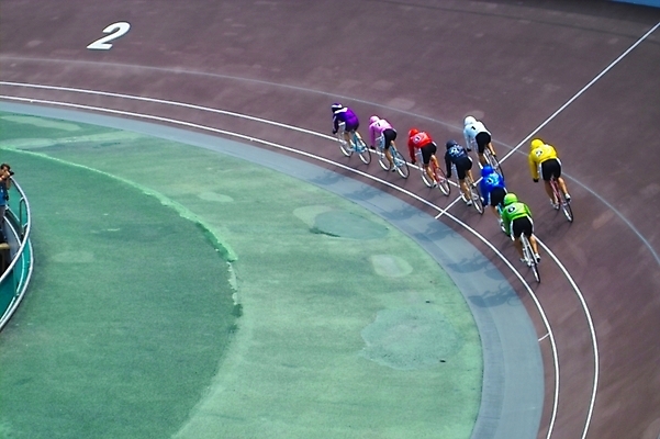 포토 JPG 주간 남자 스포츠 레저 운동선수 사람 여러명 야외 레포츠 자전거 사이클선수 경륜장 사이클링 남자만 국내포토 자연요소 다수 스포츠시설 바이크 육상스포츠 파일형식