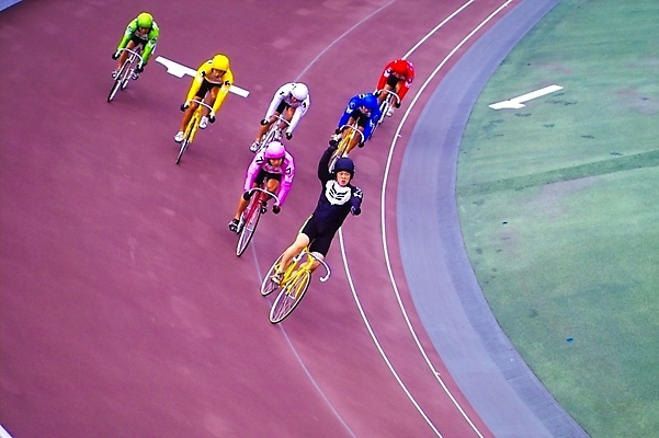 포토 JPG 주간 남자 스포츠 레저 운동선수 사람 여러명 야외 레포츠 자전거 사이클선수 경륜장 사이클링 남자만 국내포토 자연요소 다수 스포츠시설 바이크 육상스포츠 파일형식