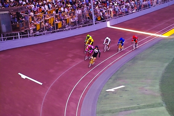 포토 JPG 주간 스포츠 레저 운동선수 사람 야외 레포츠 자전거 군중 사이클선수 경륜장 사이클링 국내포토 자연요소 스포츠시설 바이크 육상스포츠 파일형식