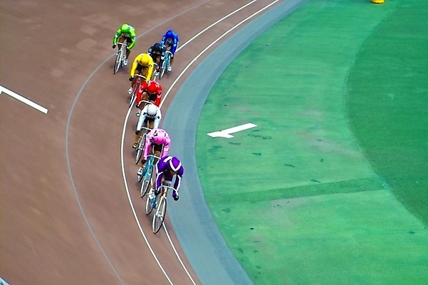 포토 JPG 주간 남자 스포츠 레저 운동선수 사람 여러명 야외 레포츠 자전거 사이클선수 경륜장 사이클링 남자만 국내포토 자연요소 다수 스포츠시설 바이크 육상스포츠 파일형식